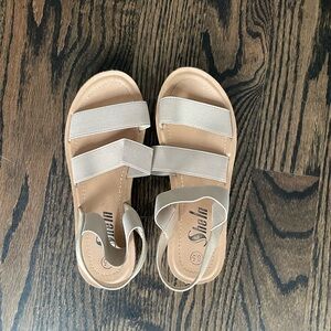 SHEIN: Sandals